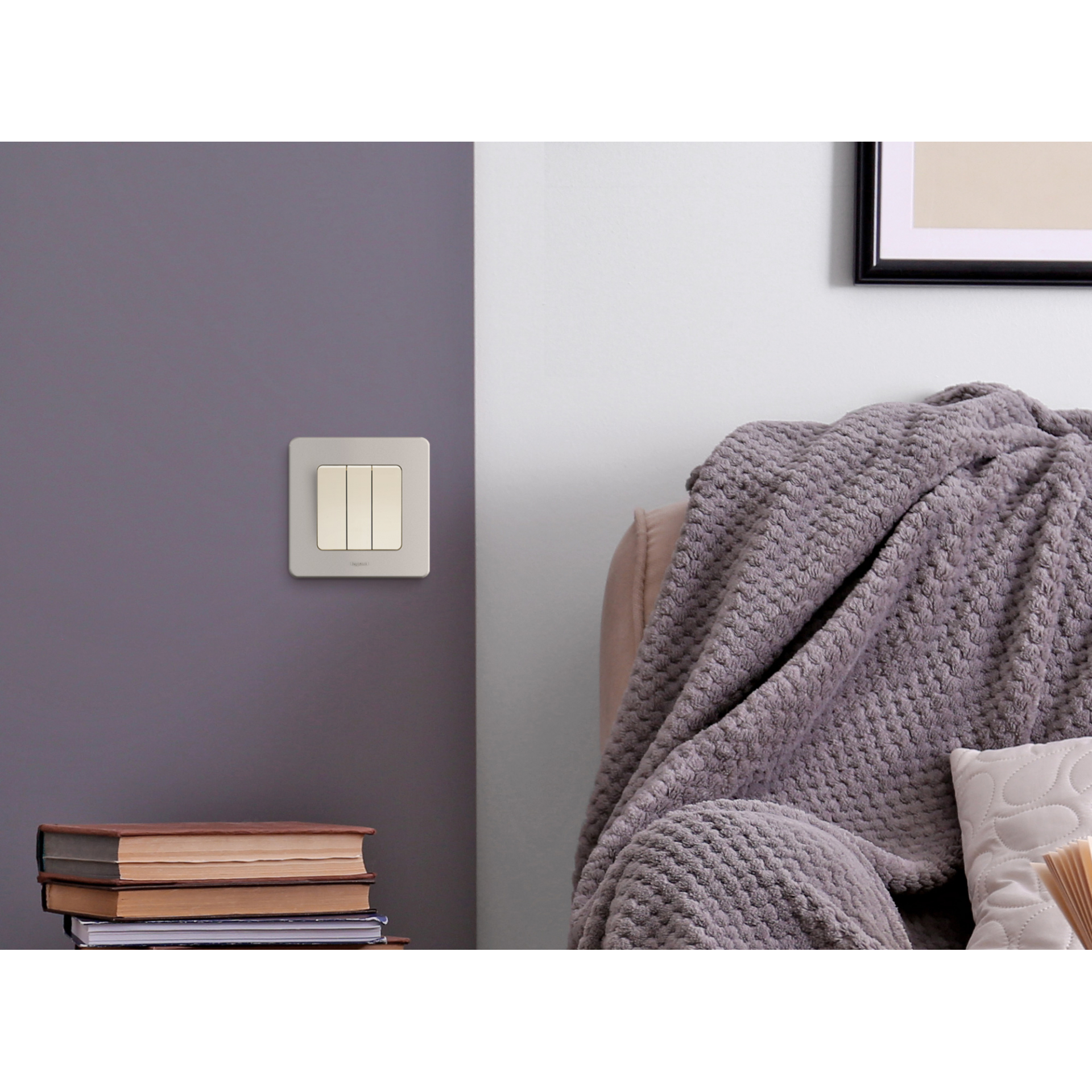 INSPIRIA Выключатель 3-клавишный схема 05 20АХ слоновая кость