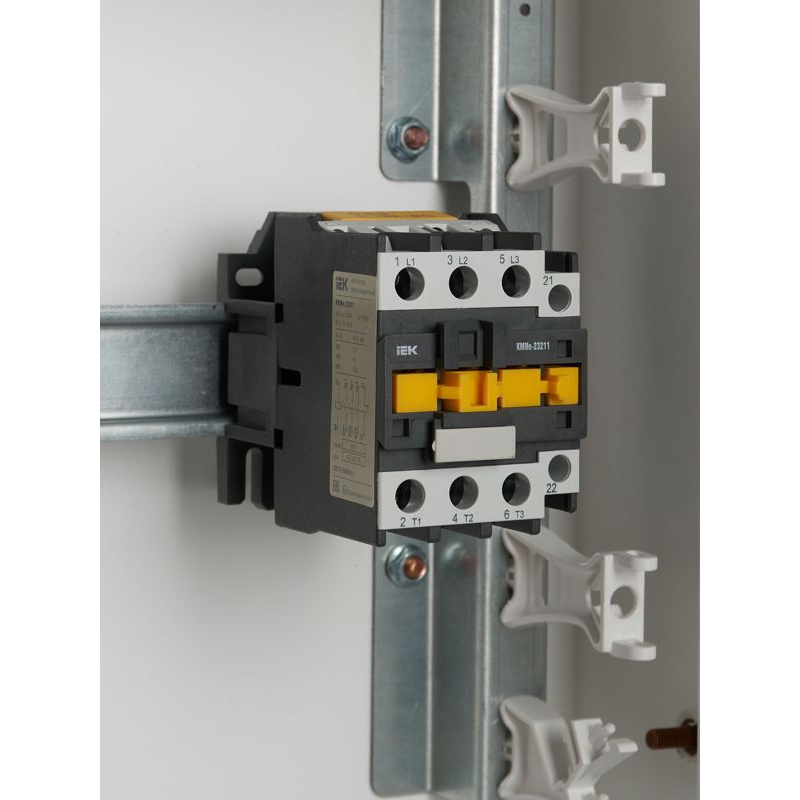 Контактор КМИе-23211 32А 110В/АС3 1NC GENERICA