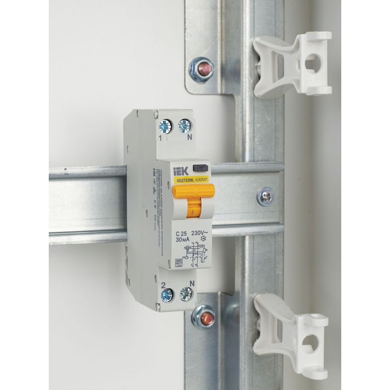 Выключатель автоматический дифференциального тока АВДТ32МL C25 30мА KARAT IEK