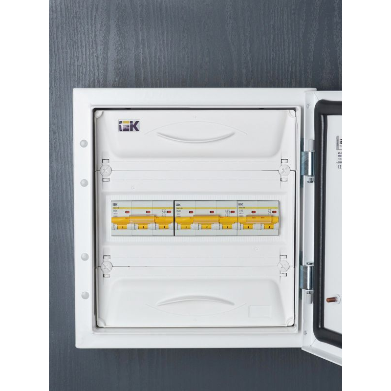 KARAT Автоматический выключатель ВА47-100 3P D 25А 10кА IEK