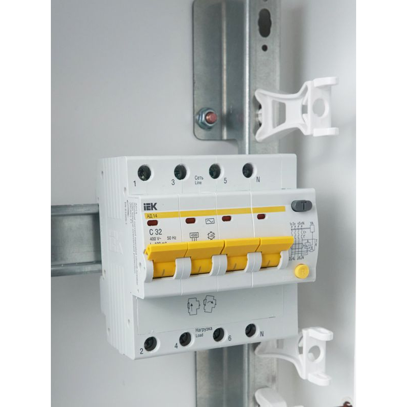 KARAT Дифференциальный автомат АД14 4P 32А 100мА тип AC IEK