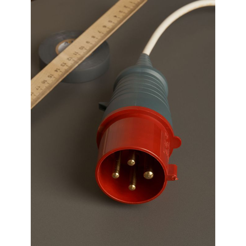 Вилка переносная ССИ-024 3Р+РЕ 32А 380-415В IP44 IEK