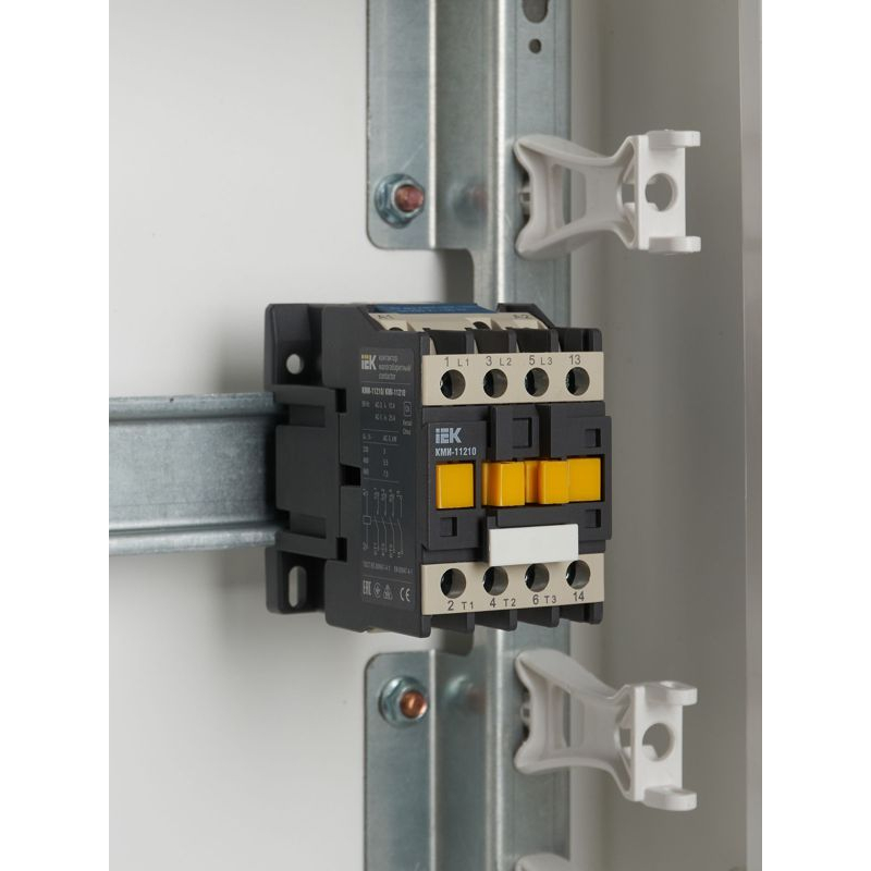 Контактор КМИ-11210 12А 230В/АС3 1NO IEK
