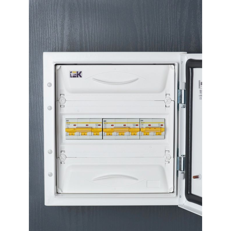 KARAT Автоматический выключатель ВА47-100 3P D 100А 10кА IEK