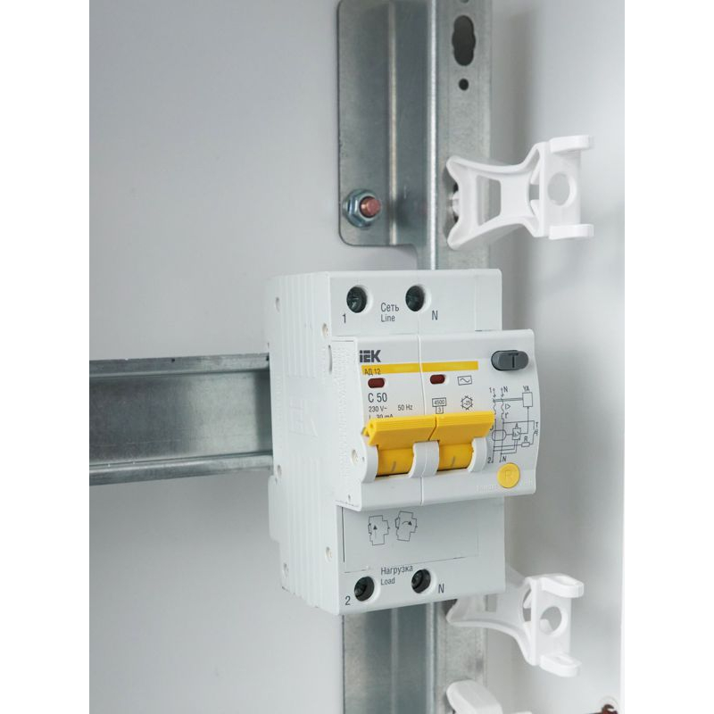 KARAT Дифференциальный автомат АД12 2P 50А 30мА тип AC IEK