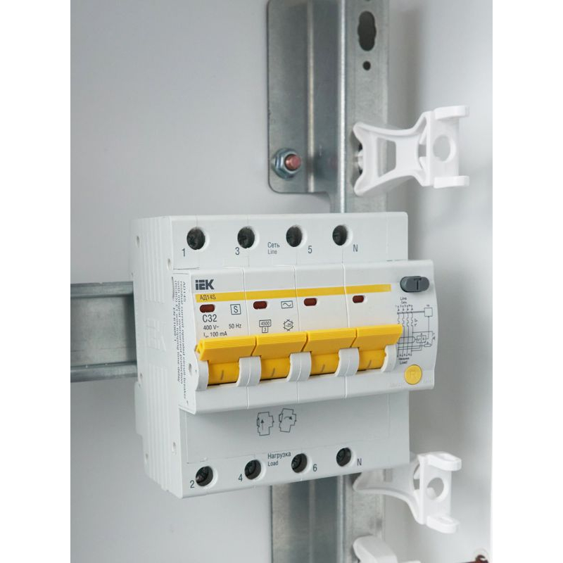 KARAT Дифференциальный автомат АД14S 4P 32А 100мА тип AC IEK
