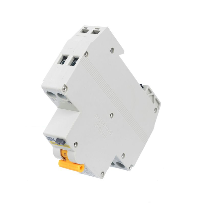 Выключатель автоматический дифференциального тока АВДТ32ML тип A С6 30мА KARAT IEK