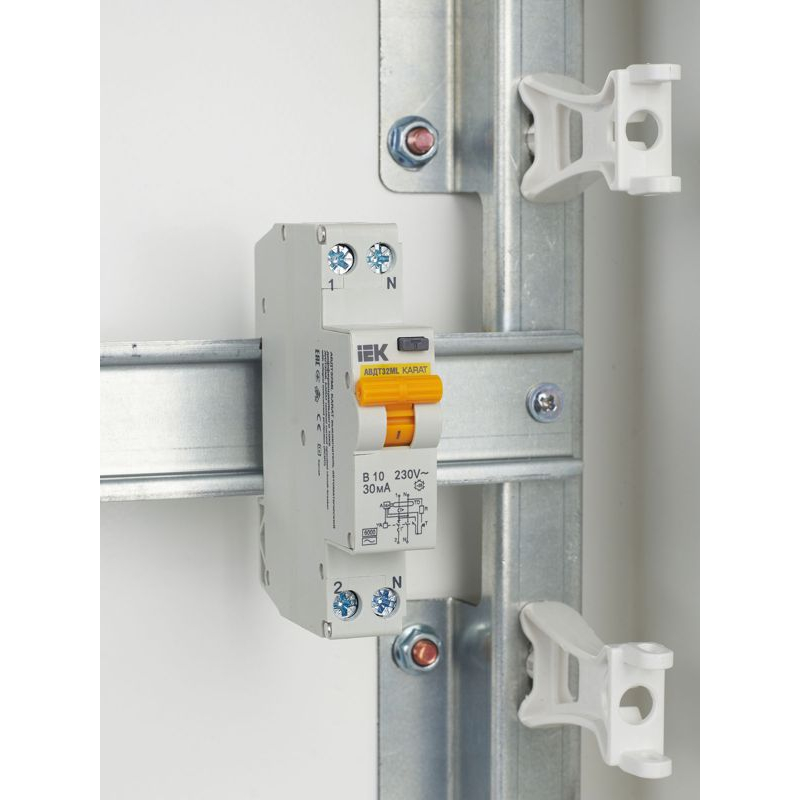 Выключатель автоматический дифференциального тока АВДТ32МL B10 30мА KARAT IEK