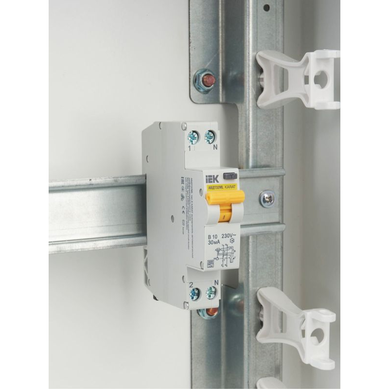 Выключатель автоматический дифференциального тока АВДТ32ML тип A В10 30мА KARAT IEK