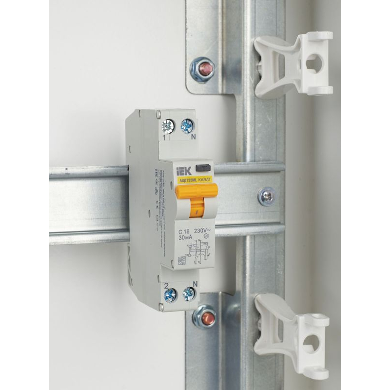 Выключатель автоматический дифференциального тока АВДТ32ML тип A С16 30мА KARAT IEK