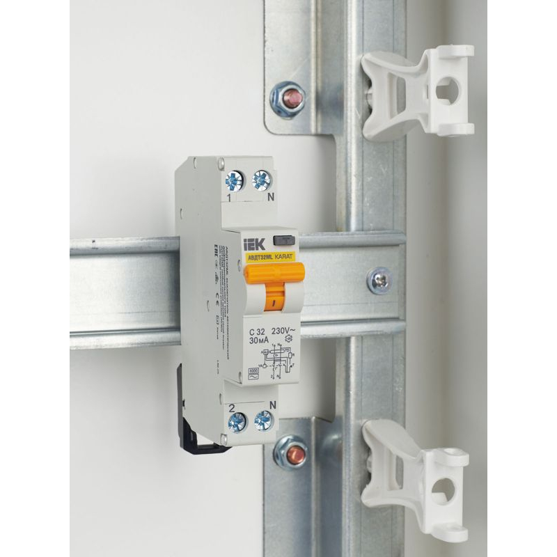 Выключатель автоматический дифференциального тока АВДТ32МL C32 30мА KARAT IEK