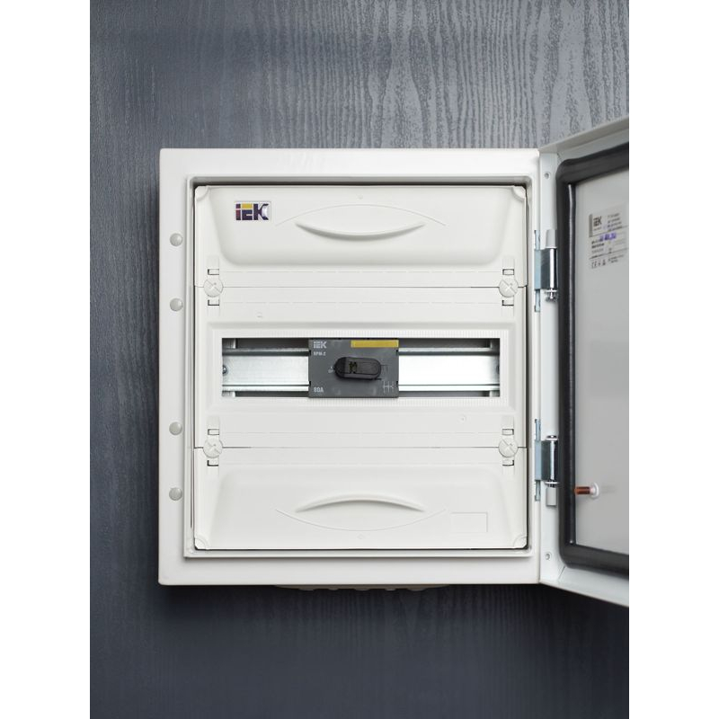 Выключатель-разъединитель модульный ВРМ-2 3P 80А IEK