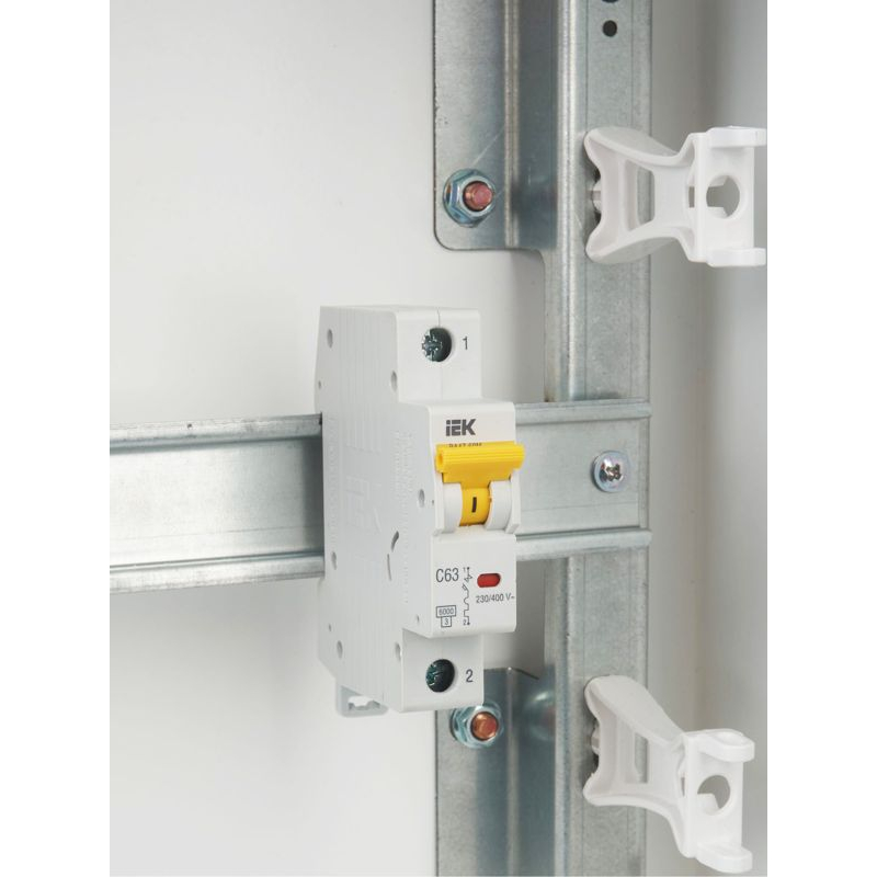KARAT Автоматический выключатель ВА47-60M 1P C 63А 6кА IEK