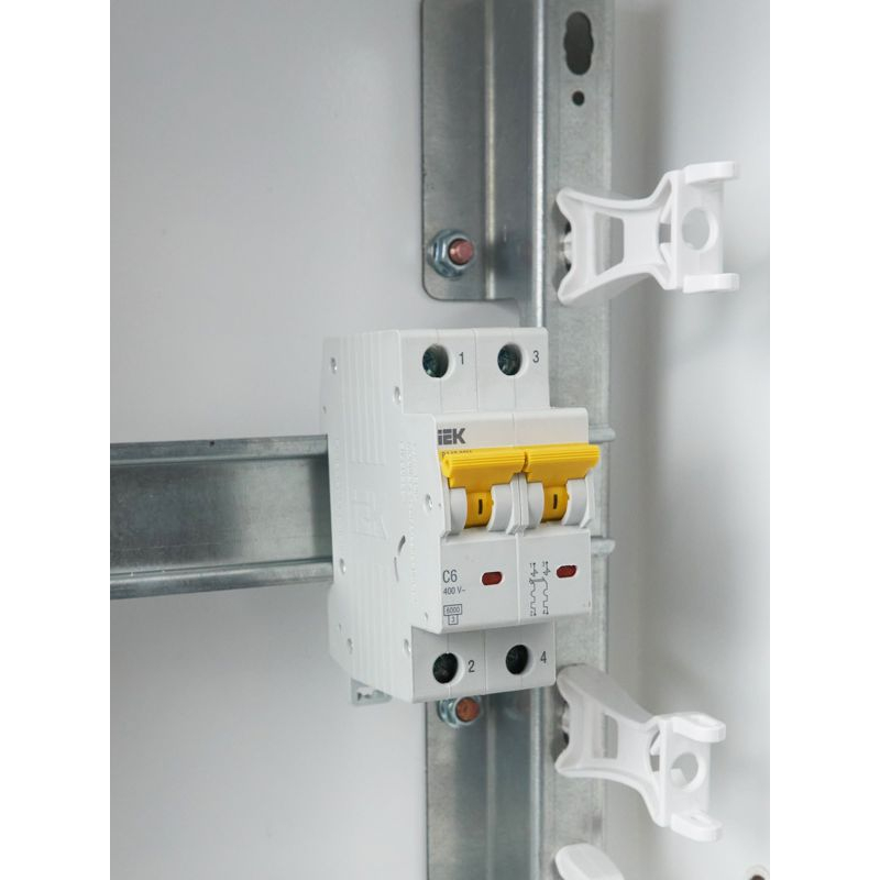 KARAT Автоматический выключатель ВА47-60M 2P C 6А 6кА IEK