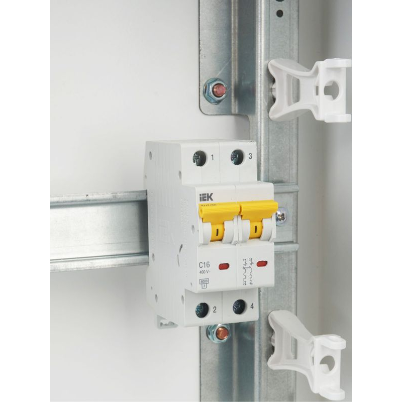 KARAT Автоматический выключатель ВА47-60M 2P C 16А 6кА IEK