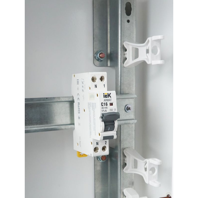 ARMAT Автоматический выключатель дифференциального тока B06S 1P+NP C16 30мА тип A (18мм) IEK
