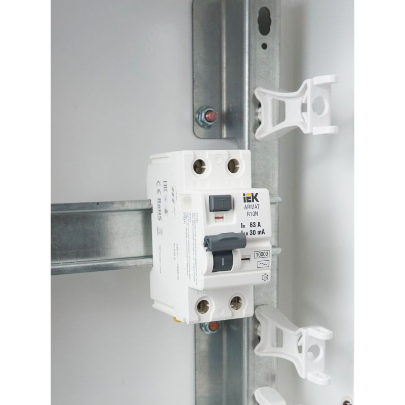 ARMAT Выключатель дифференциального тока R10N 2P 63А 30мА тип AC IEK