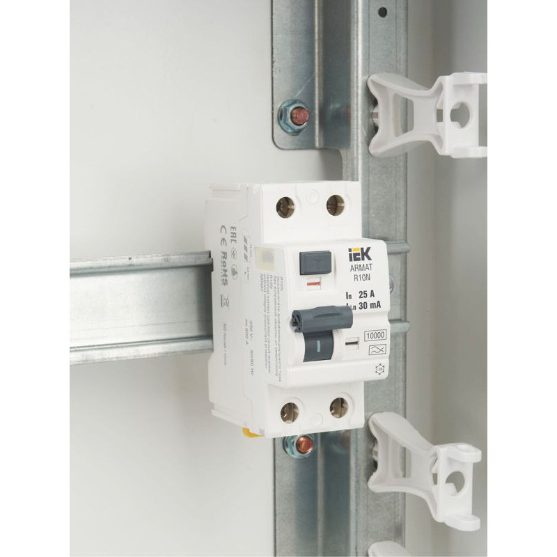 ARMAT Выключатель дифференциального тока R10N 2P 25А 30мА тип A IEK