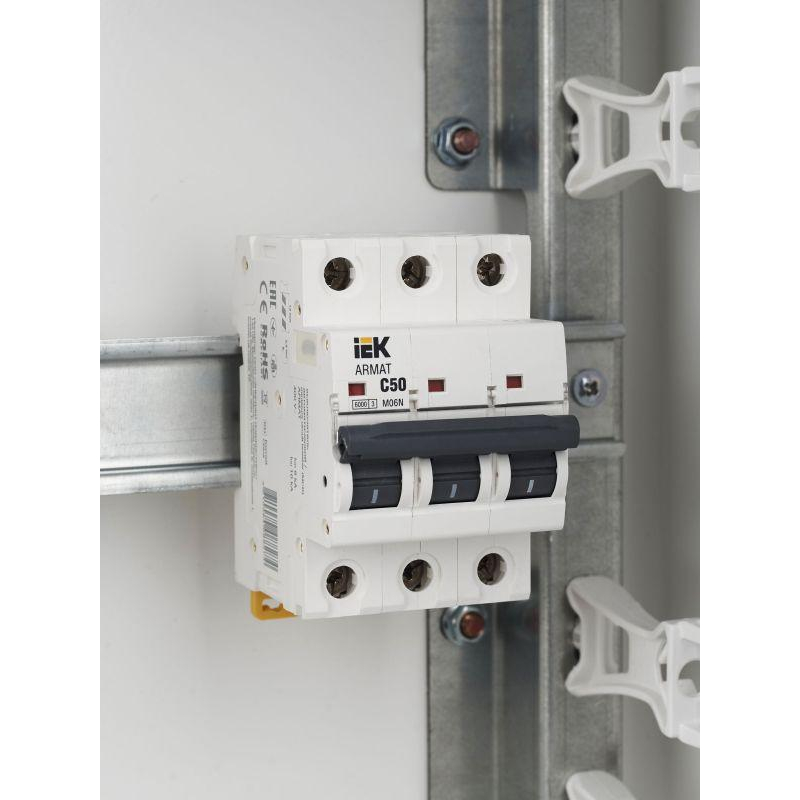ARMAT Автоматический выключатель M06N 3P C 50А IEK
