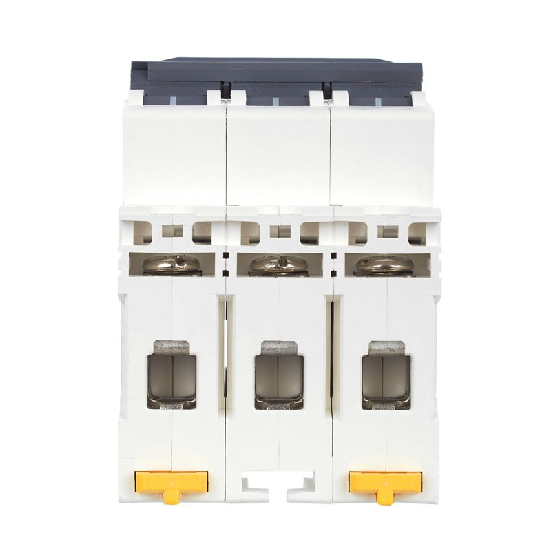 ARMAT Автоматический выключатель M06N 3P C 40А IEK