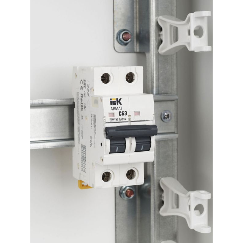 ARMAT Автоматический выключатель M06N 2P C 63А IEK