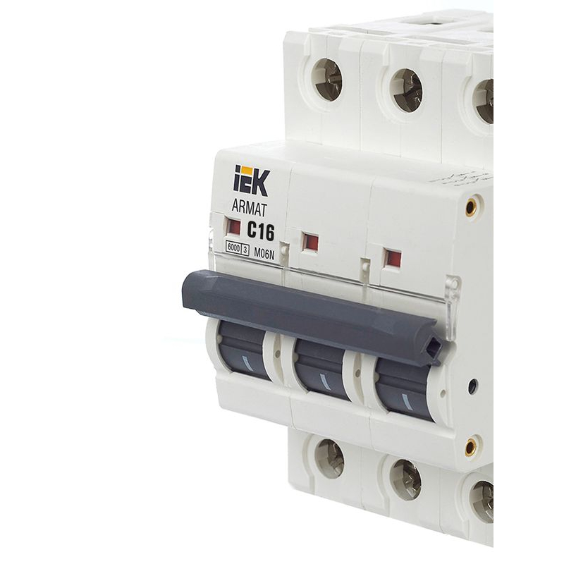 ARMAT Автоматический выключатель M06N 3P C 16А IEK