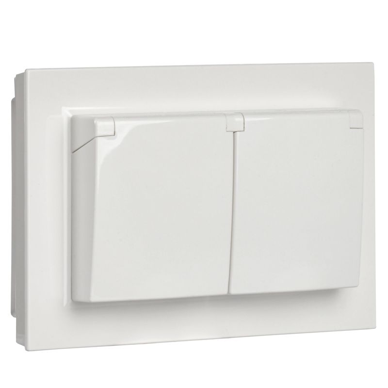 BRITE Розетка 2-местная с заземлением с защитными шторками и крышкой 16А в сборе IP44 РСбш12-3-44-БрБ белый IEK