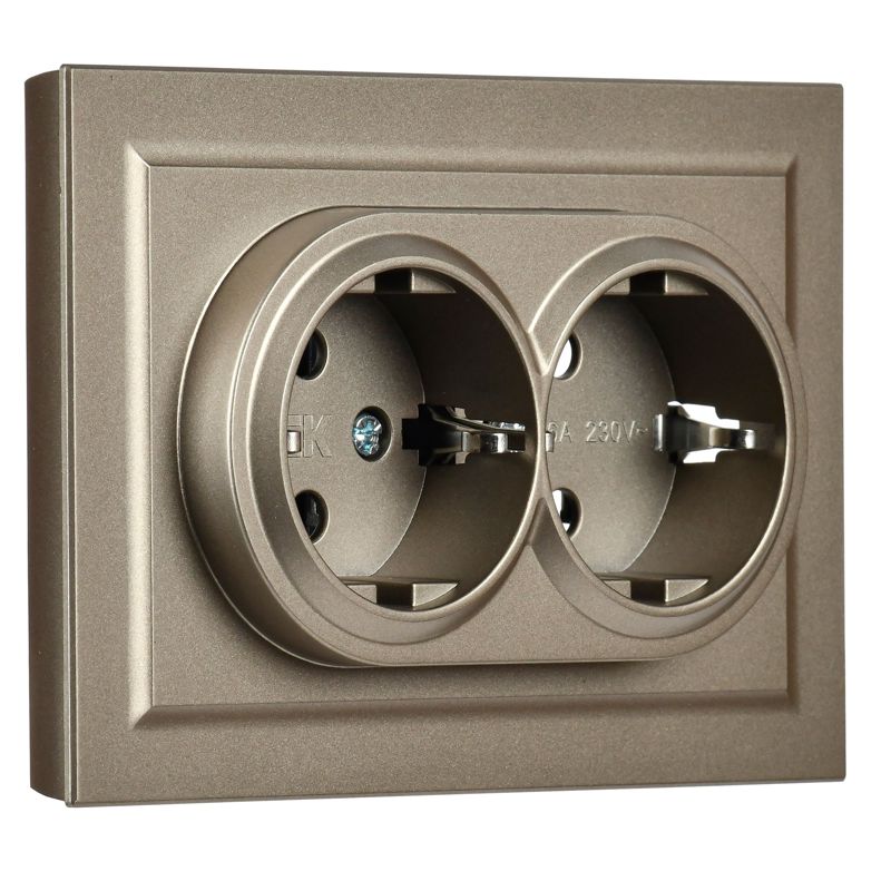 BRITE Розетка 2-местная с заземлением без защитных шторок 16А в сборе РС12-3-БрШ шампань IEK