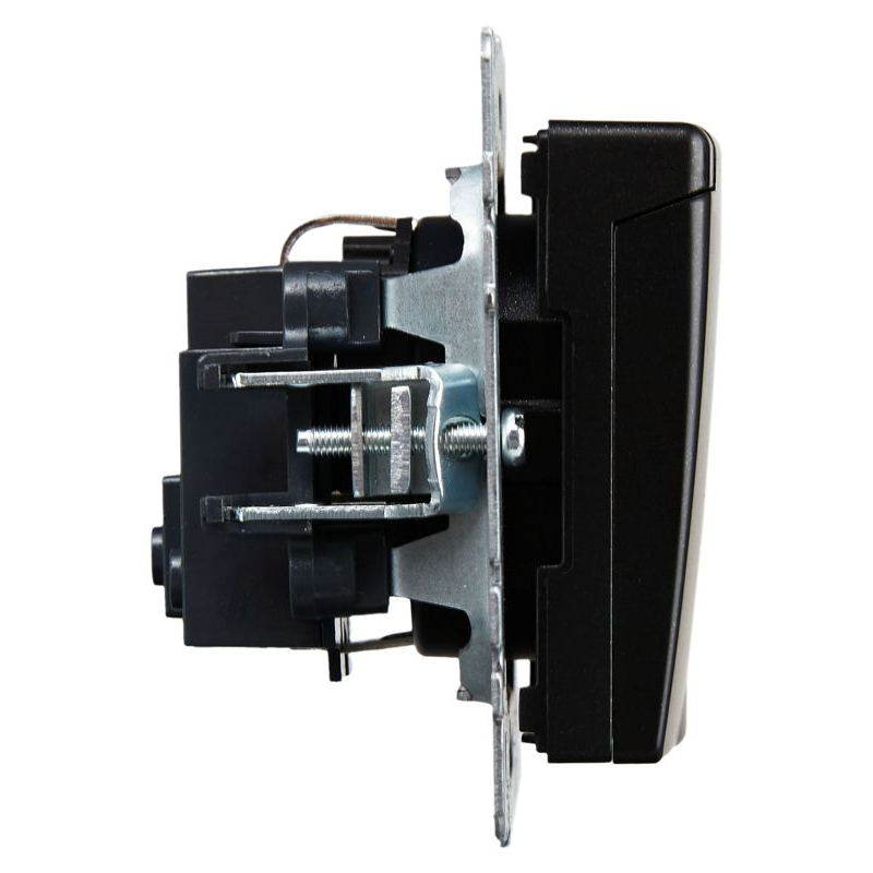 BRITE Розетка 1-местная с заземлением с защитными шторками и крышкой 16А IP20 РСбш10-3-БрЧ черный IEK