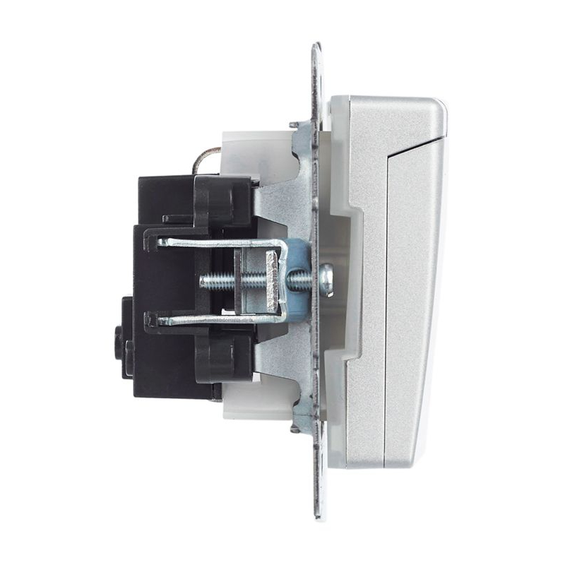 BRITE Розетка 1-местная с заземлением с защитными шторками и крышкой 16А IP44 РСбш10-3-44-БрА алюминий IEK