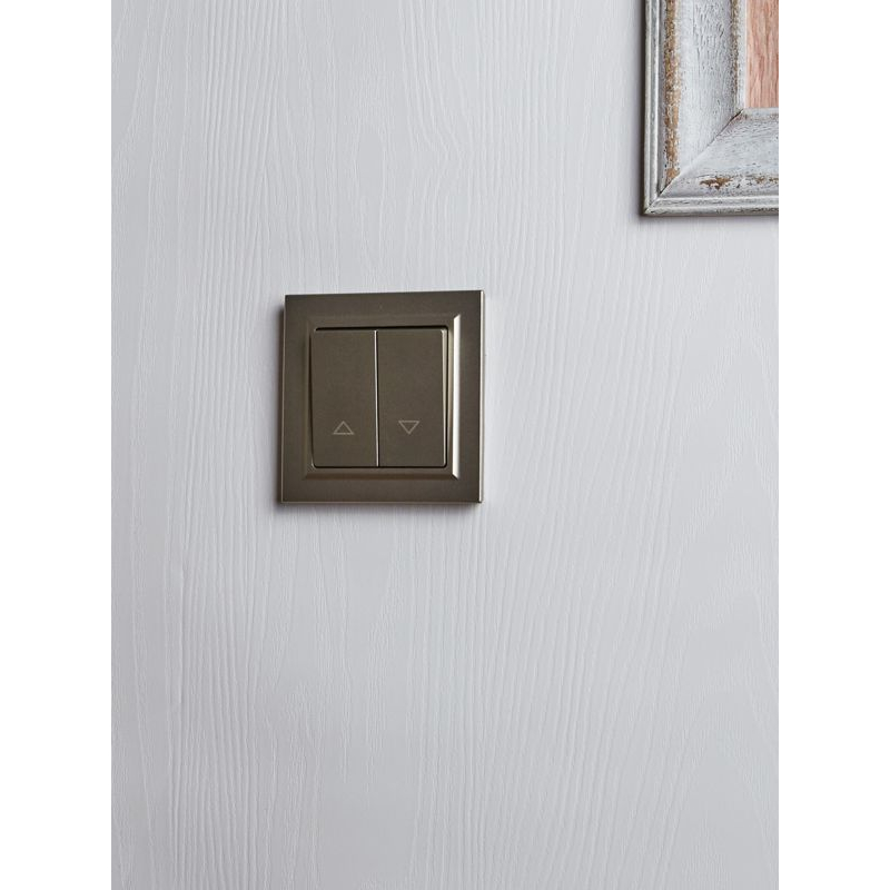 BRITE Выключатель жалюзи 10А ВС10-1-5-БрШ шампань IEK