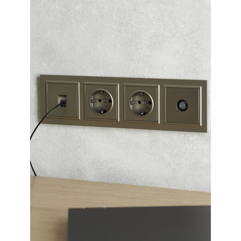 BRITE Рамка 4-местная РУ-4-БрШ шампань IEK