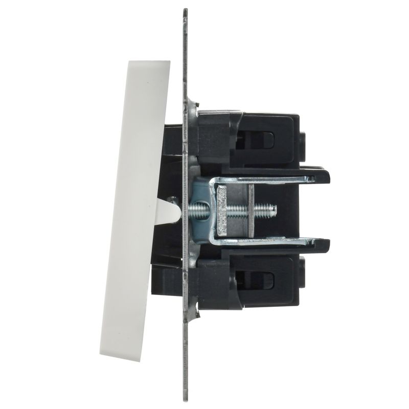 BRITE Выключатель 1-клавишный самовозвратный 10А ВС10-1-4-БрБ белый IEK