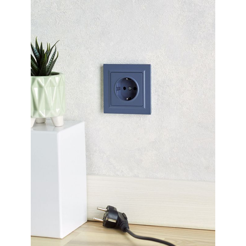 BRITE Розетка 1-местная с заземлением без защитных шторок 16А РС11-1-0-БрМ маренго IEK