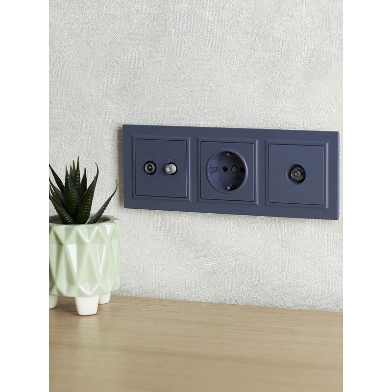 BRITE Рамка 3-местная РУ-3-БрМ маренго IEK