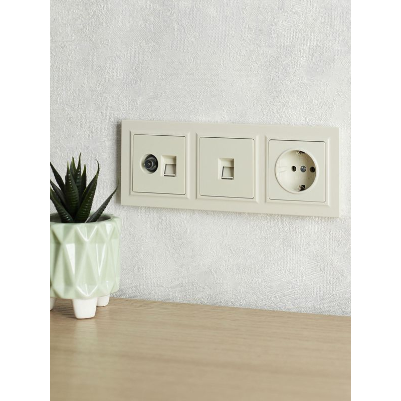 BRITE Рамка 3-местная РУ-3-БрКр бежевый IEK