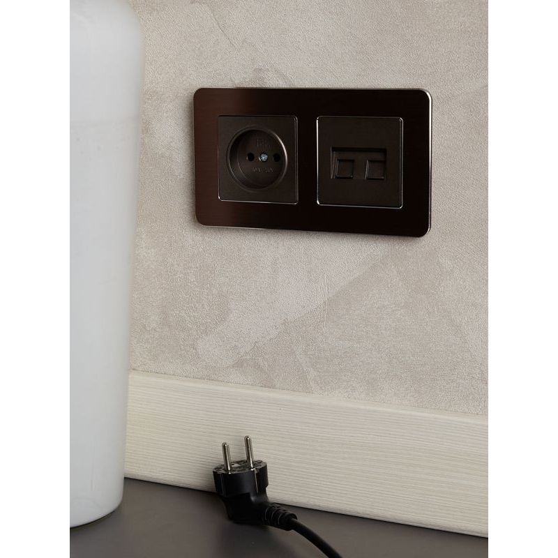 BRITE Розетка 1-местная без заземления без защитных шторок 10А РС10-1-0-БрТБ темная бронза IEK