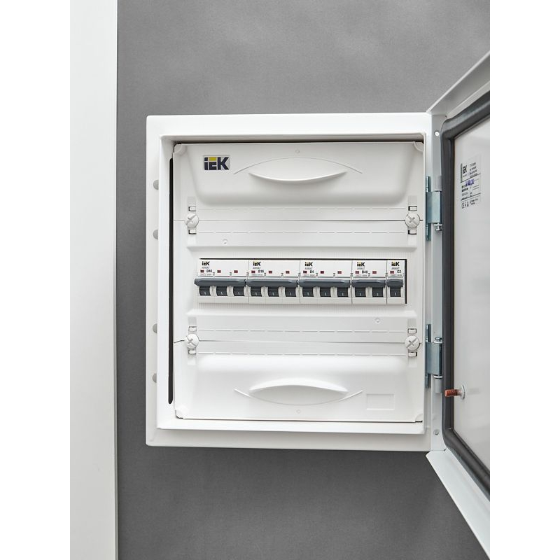 ARMAT Автоматический выключатель M06N 3P D 4А IEK