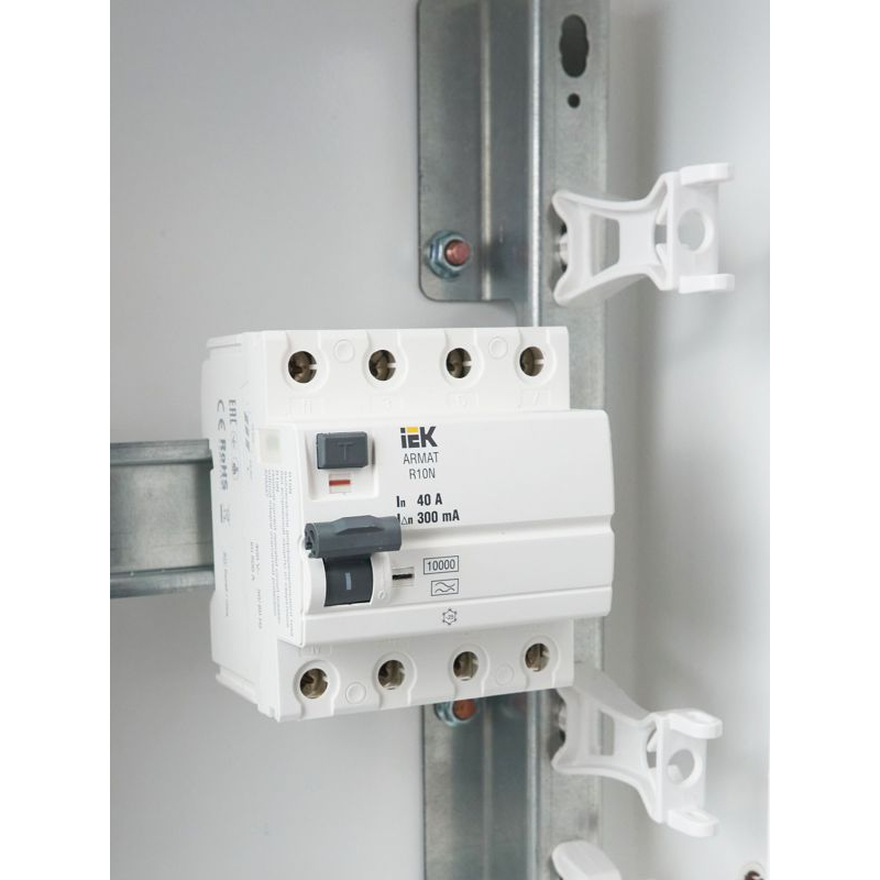 ARMAT Выключатель дифференциального тока R10N 4P 40А 300мА тип A IEK