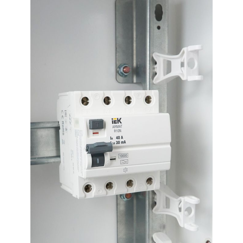 ARMAT Выключатель дифференциального тока R10N 4P 40А 30мА тип A IEK