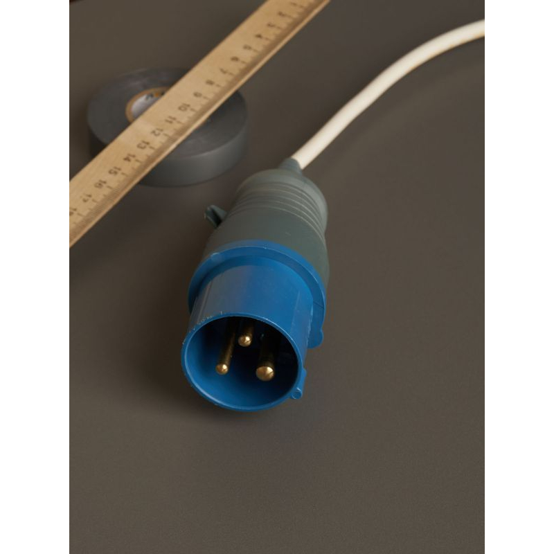 Вилка переносная ССИ-013 2P+PE 16А 200-250В IP44 IEK