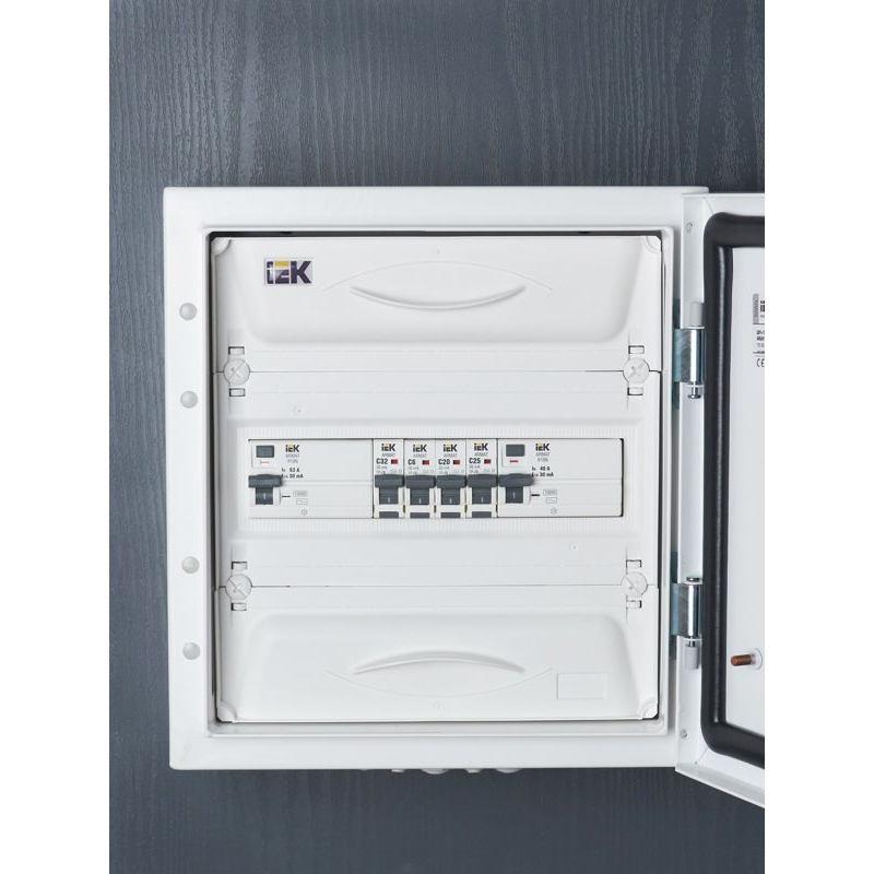 ARMAT Автоматический выключатель дифференциального тока B06S 1P+NP C6 30мА тип AC (18мм) IEK