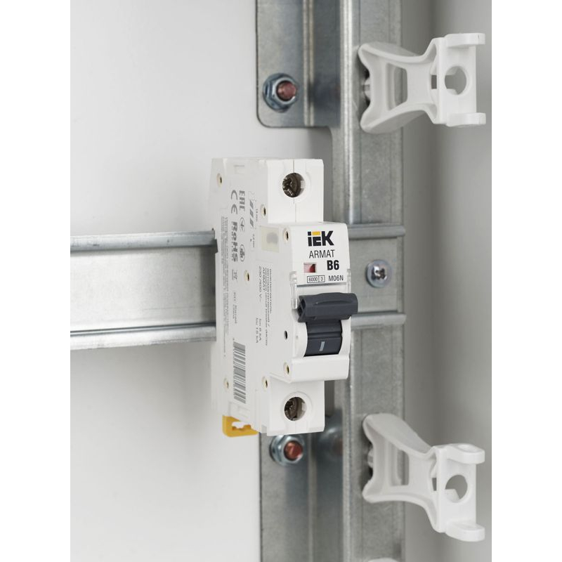 ARMAT Автоматический выключатель M06N 1P B 6А IEK