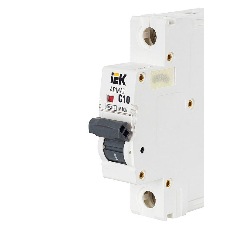 ARMAT Автоматический выключатель M10N 1P C 10А IEK