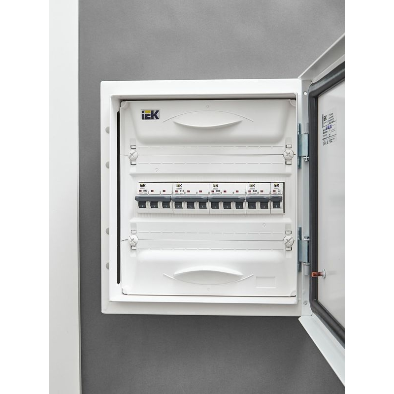 ARMAT Автоматический выключатель M06N 3P D 10А IEK