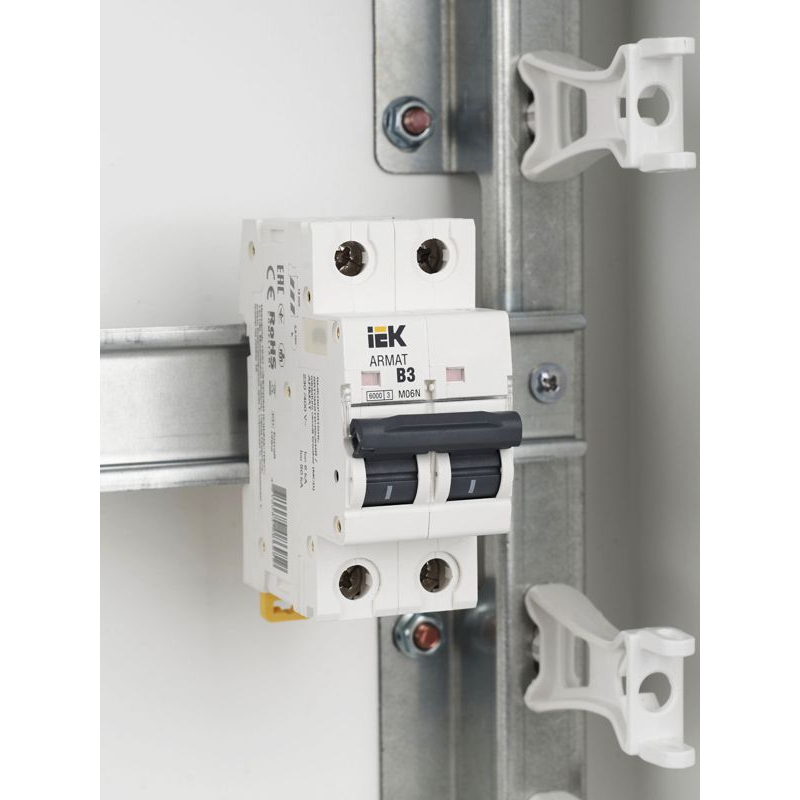 ARMAT Автоматический выключатель M06N 2P B 3А IEK