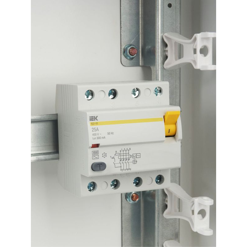 Выключатель дифференциальный (УЗО) ВД1-63 4Р 25А 300мА IEK