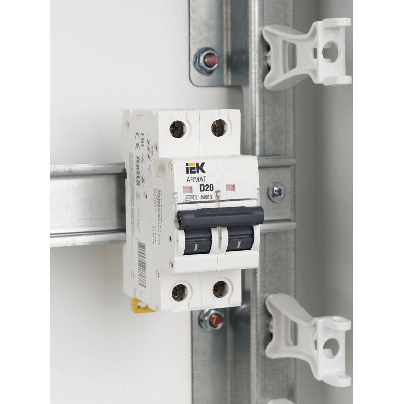 ARMAT Автоматический выключатель M06N 2P D 20А IEK