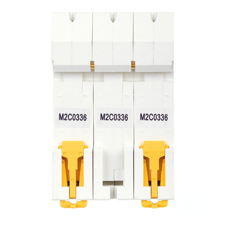 ARMAT Автоматический выключатель M06N 3P C 3А IEK