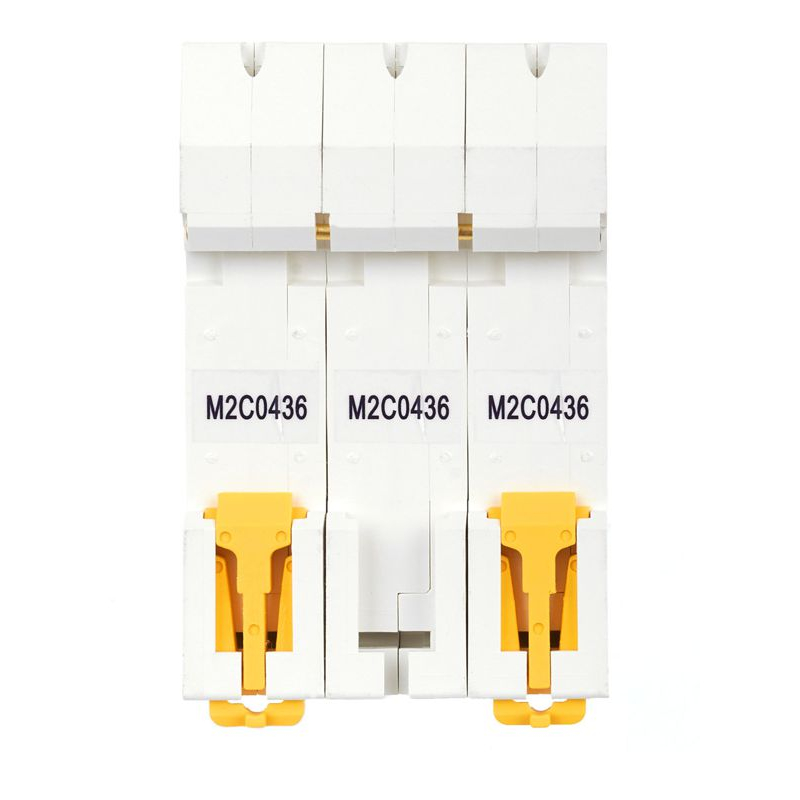 ARMAT Автоматический выключатель M06N 3P C 4А IEK